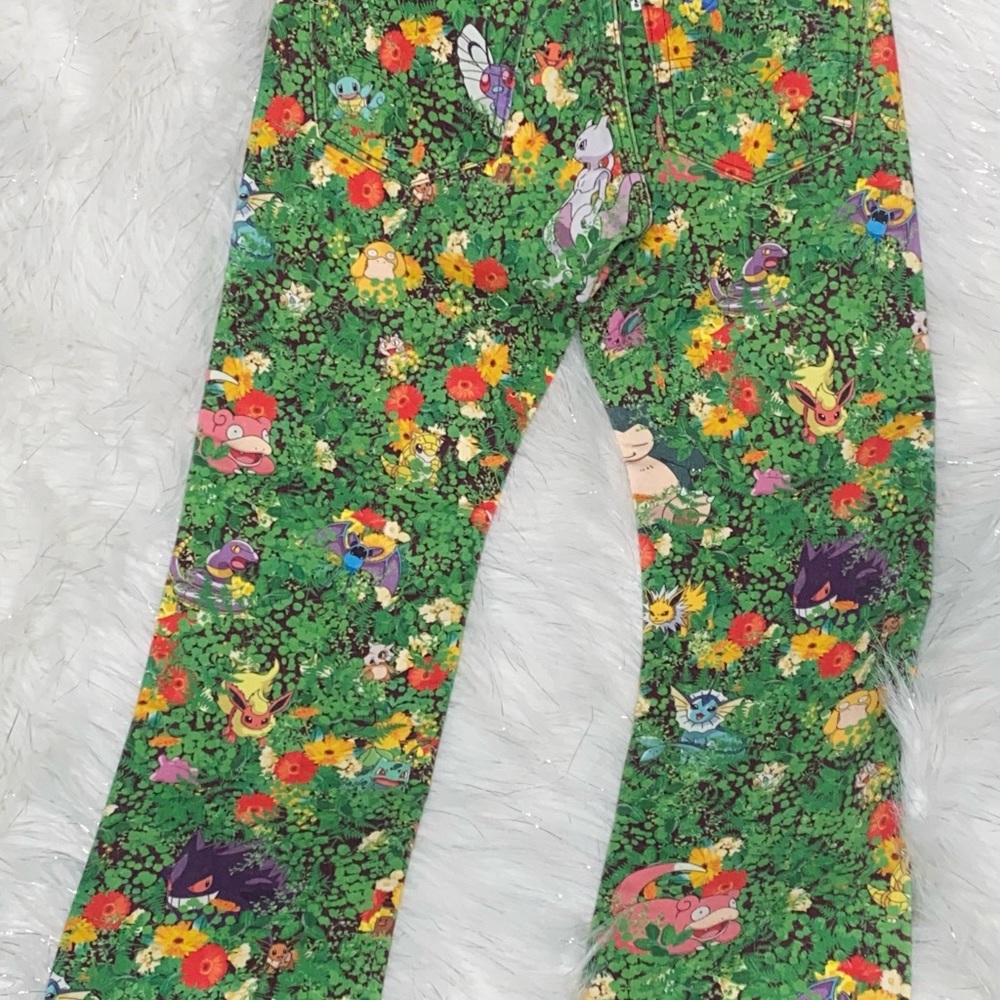 🔥POKéMON LEVI STRAUSS JEANS🔥 - Picture 4 of 15